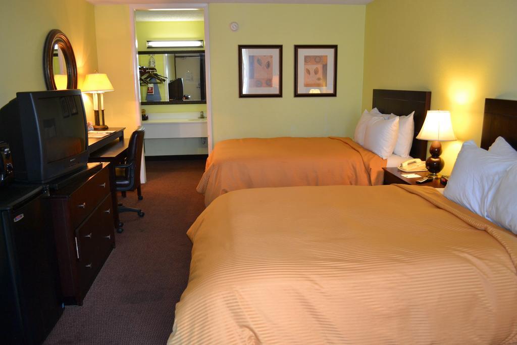 Clarion Inn Brunswick Pokoj fotografie