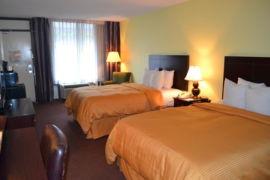 Clarion Inn Brunswick Pokoj fotografie